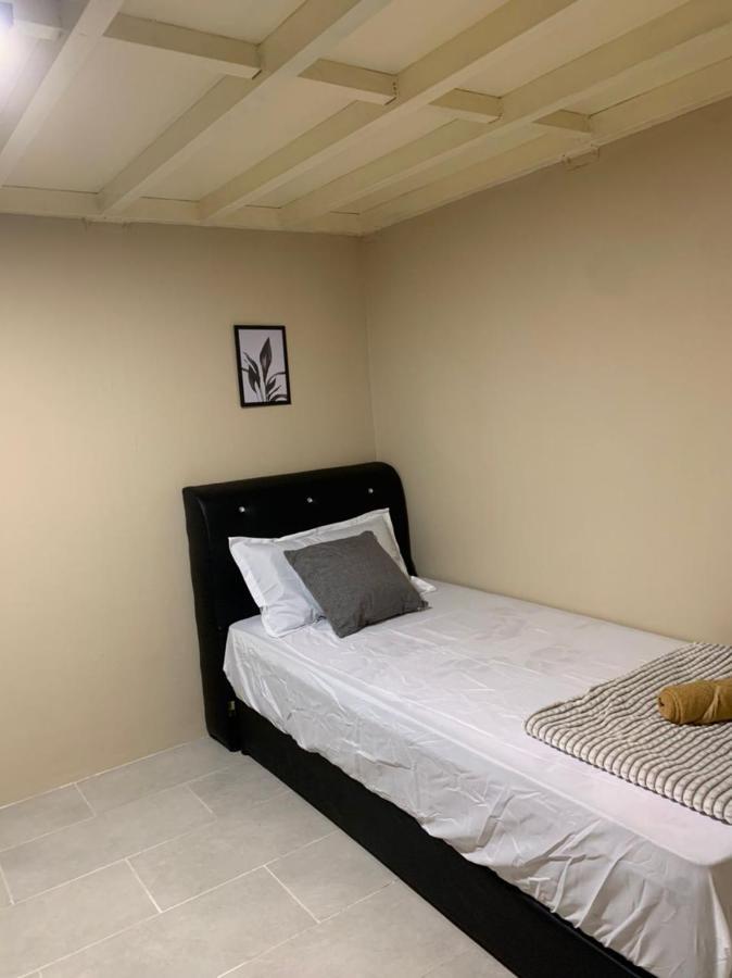 Euc Room Stay Tuaran Exterior photo
